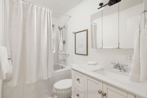 Photo 16 at 304 Wallace Avenue, Junction, Toronto