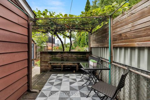 Photo 18 at 304 Wallace Avenue, Junction, Toronto
