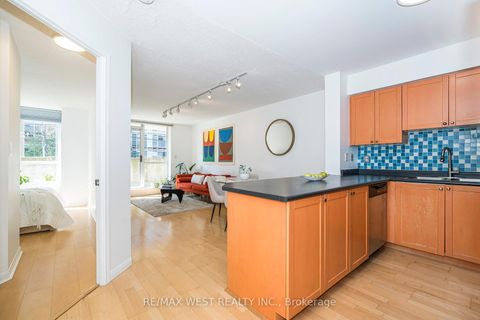 Photo 5 at 209 - 1000 King Street W, Niagara, Toronto