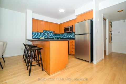 Photo 7 at 209 - 1000 King Street W, Niagara, Toronto