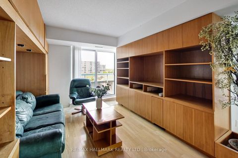 Photo 3 at 702 - 5 Emerald Lane, Yorkhill, Vaughan