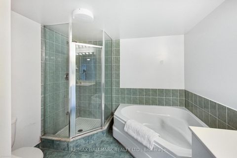 Photo 8 at 702 - 5 Emerald Lane, Yorkhill, Vaughan