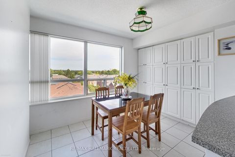 Photo 13 at 702 - 5 Emerald Lane, Yorkhill, Vaughan