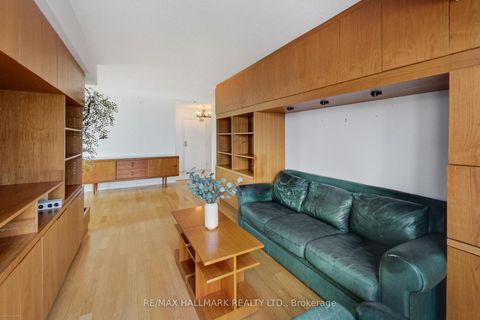 Photo 16 at 702 - 5 Emerald Lane, Yorkhill, Vaughan