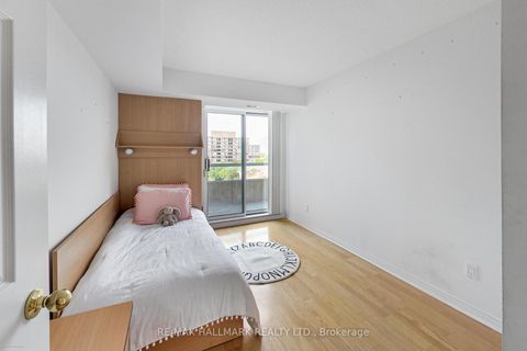Photo 22 at 702 - 5 Emerald Lane, Yorkhill, Vaughan