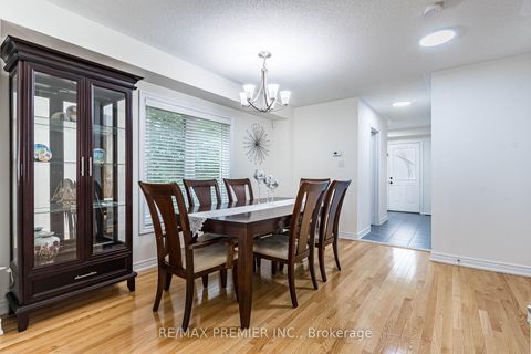 Photo 6 at 47 Barli Crescent, Patterson, Vaughan