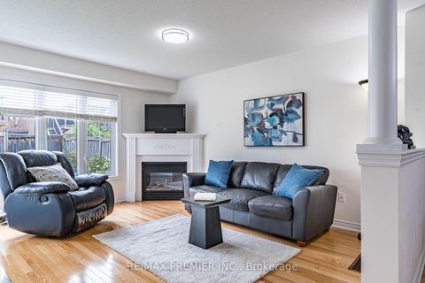 Photo 7 at 47 Barli Crescent, Patterson, Vaughan