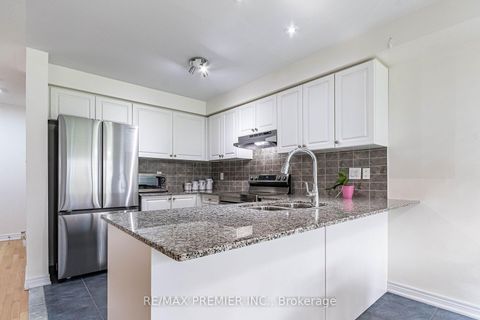 Photo 14 at 47 Barli Crescent, Patterson, Vaughan