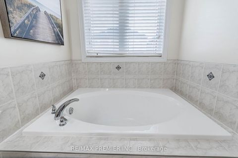 Photo 20 at 47 Barli Crescent, Patterson, Vaughan