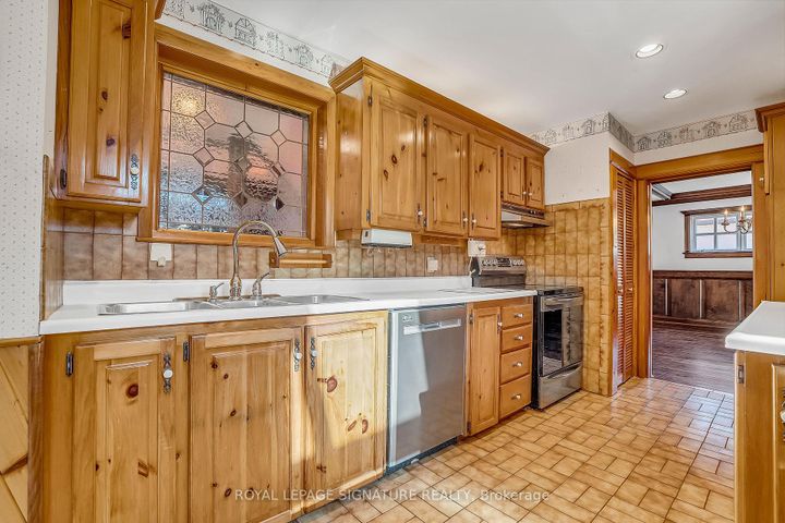 Photo 12 at 6 Crossburn Drive, Don Mills, Toronto