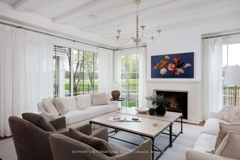 Photo 8 at 153 Perry Crescent, Rosethorn, Toronto