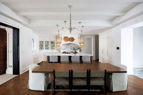 Photo 9 at 153 Perry Crescent, Rosethorn, Toronto