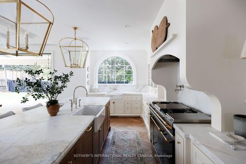Photo 12 at 153 Perry Crescent, Rosethorn, Toronto