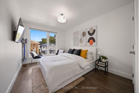 Photo 29 at 9 Plains Road, East York, Toronto