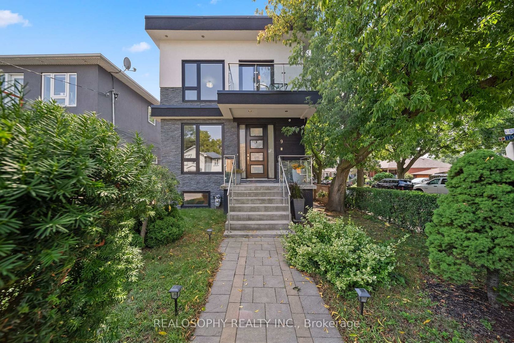 9 Plains Road, East York, Toronto 