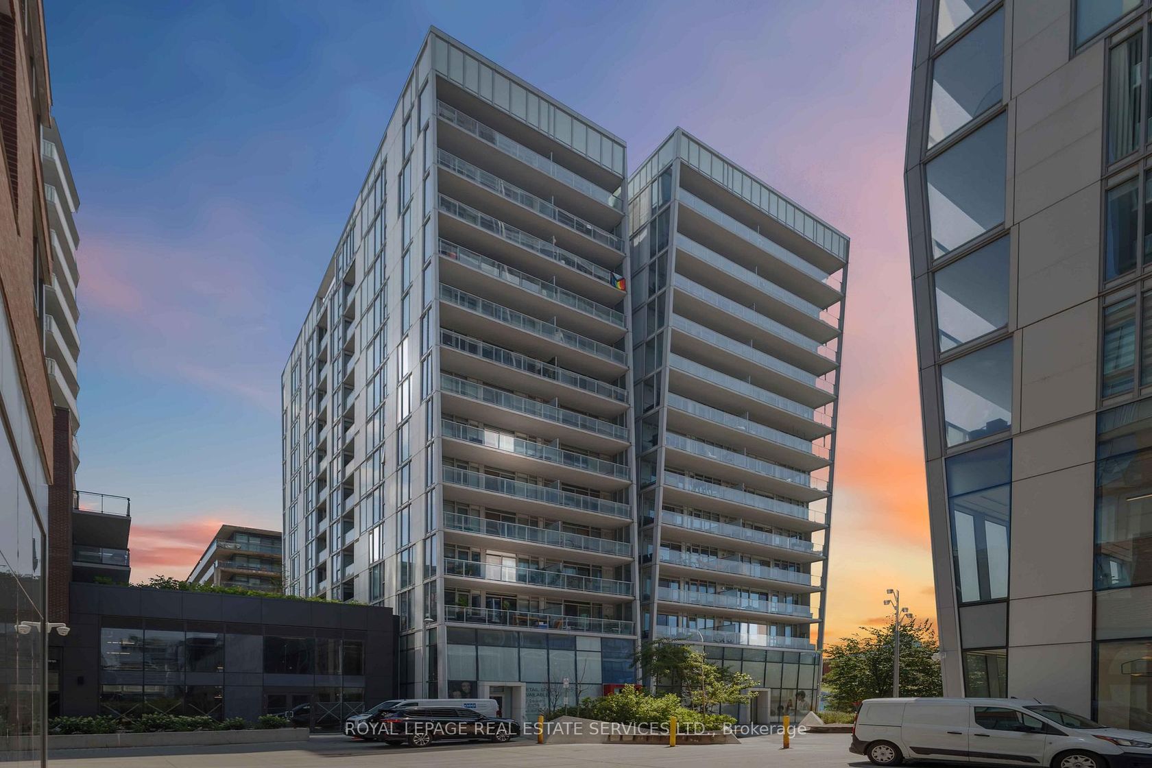810 - 25 Baseball Place, South Riverdale, Toronto 