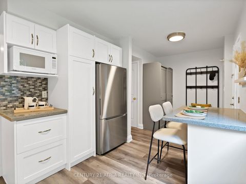 Photo 15 at 23 - 72 Dusay Place, L'Amoreaux, Toronto