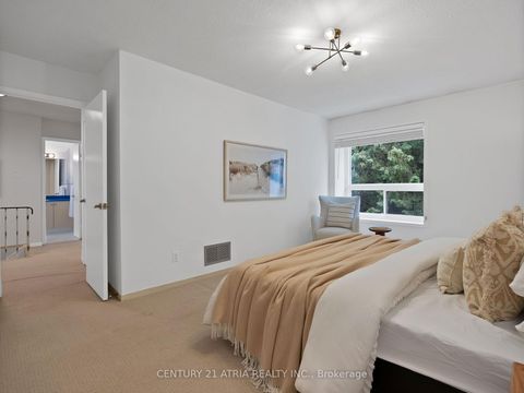 Photo 18 at 23 - 72 Dusay Place, L'Amoreaux, Toronto