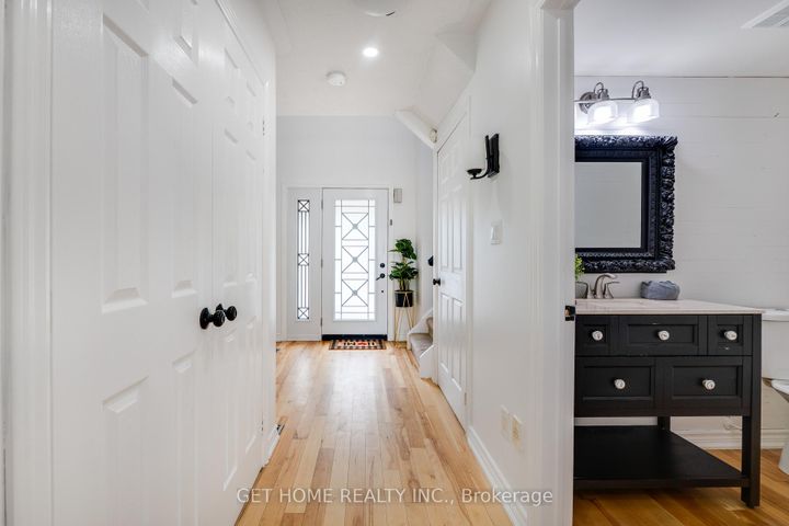 Photo 6 at 1119 Ashgrove Crescent, Pinecrest, Oshawa