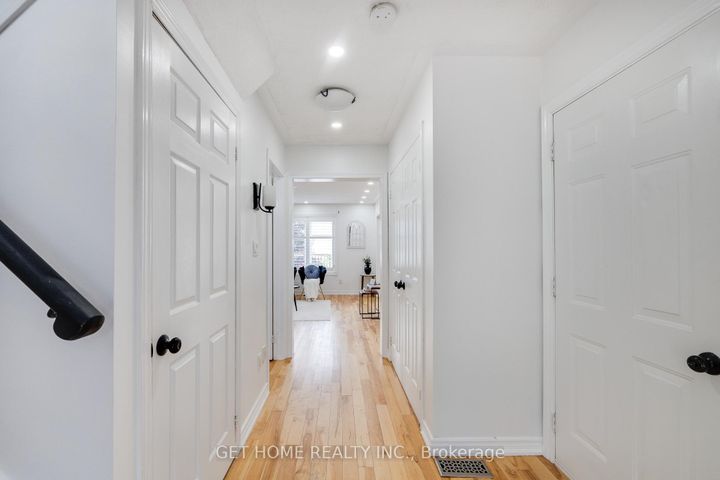 Photo 10 at 1119 Ashgrove Crescent, Pinecrest, Oshawa