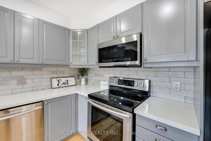 Photo 22 at 1119 Ashgrove Crescent, Pinecrest, Oshawa