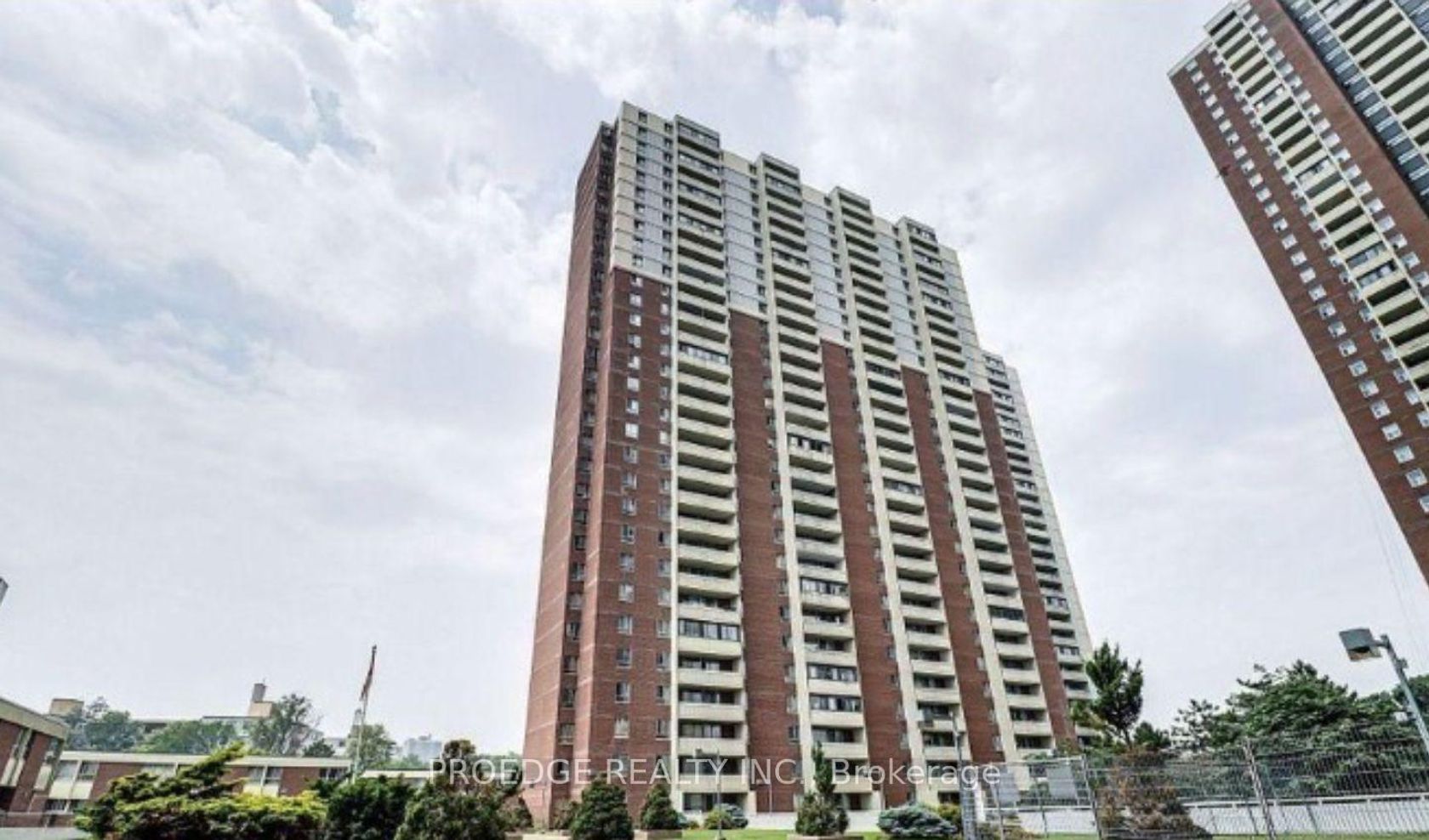 102 - 5 Massey Square, Crescent Town, Toronto 
