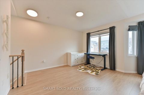 Photo 12 at 152 - 18 Clark Avenue W, Yorkhill, Vaughan