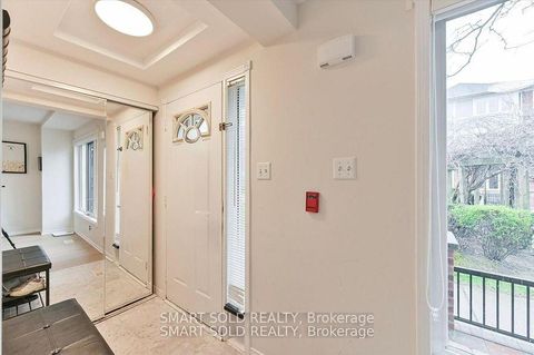Photo 13 at 152 - 18 Clark Avenue W, Yorkhill, Vaughan