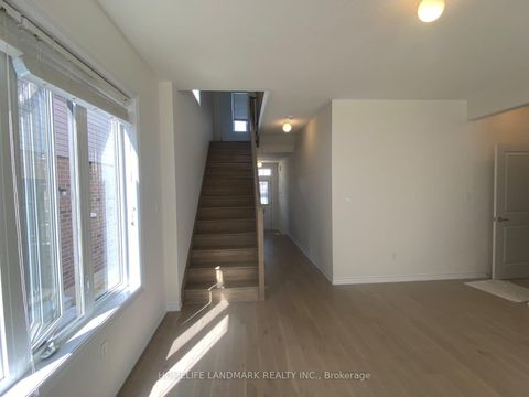 Photo 5 at 36 Rochester Drive, Rural Barrie Southeast, Barrie