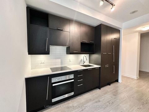 Photo 1 at 519 - 30 Nelson Street, Waterfront Communities C1, Toronto