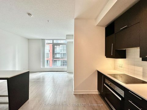 Photo 3 at 519 - 30 Nelson Street, Waterfront Communities C1, Toronto