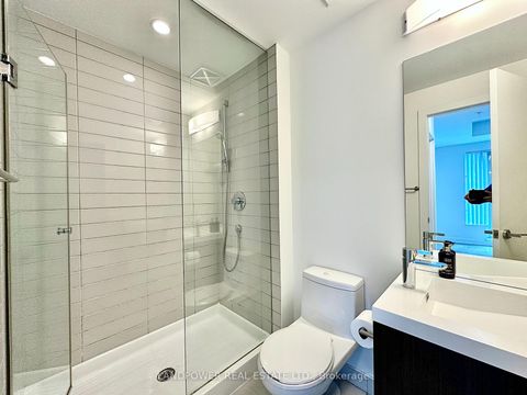 Photo 9 at 519 - 30 Nelson Street, Waterfront Communities C1, Toronto