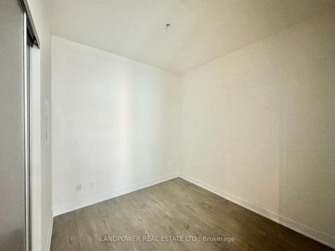 Photo 10 at 519 - 30 Nelson Street, Waterfront Communities C1, Toronto