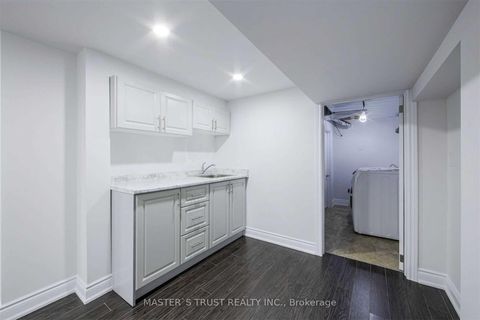 Photo 14 at 420 Ossington Avenue, Bellwoods, Toronto