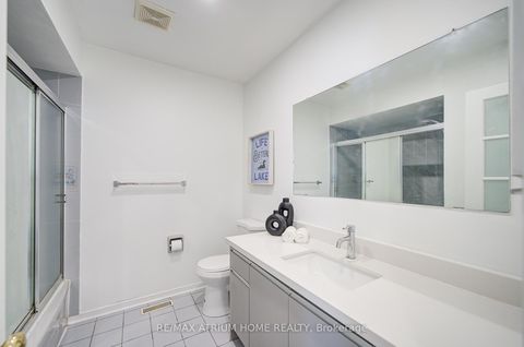 Photo 31 at 70 Millcroft Way, Brownridge, Vaughan