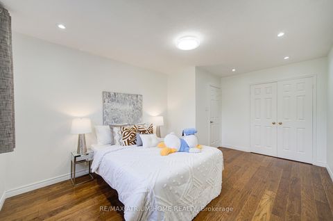 Photo 32 at 70 Millcroft Way, Brownridge, Vaughan