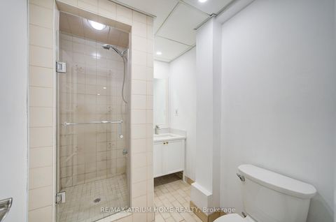 Photo 37 at 70 Millcroft Way, Brownridge, Vaughan