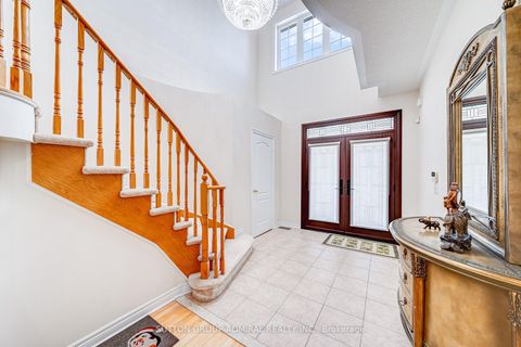 Photo 2 at 31 Acara Court, Sullivan, Toronto