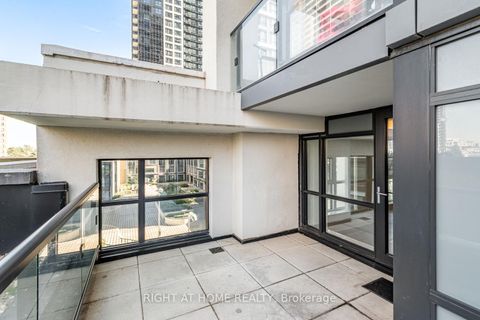 Photo 17 at 318 - 9 Mabelle Avenue, City Centre West, Toronto