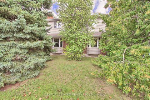 Photo 1 at 6 Penny Place, Oak Ridges, Richmond Hill