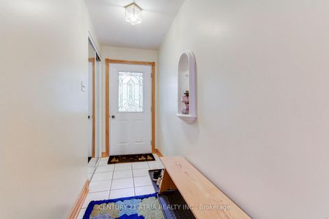 Photo 4 at 6 Penny Place, Oak Ridges, Richmond Hill