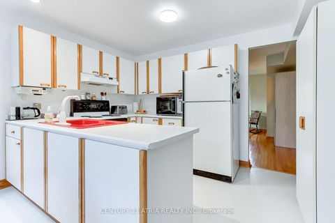 Photo 12 at 6 Penny Place, Oak Ridges, Richmond Hill