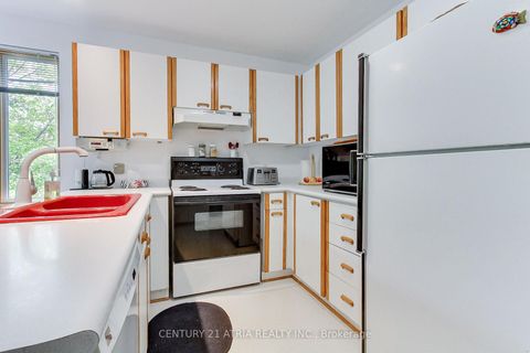 Photo 14 at 6 Penny Place, Oak Ridges, Richmond Hill