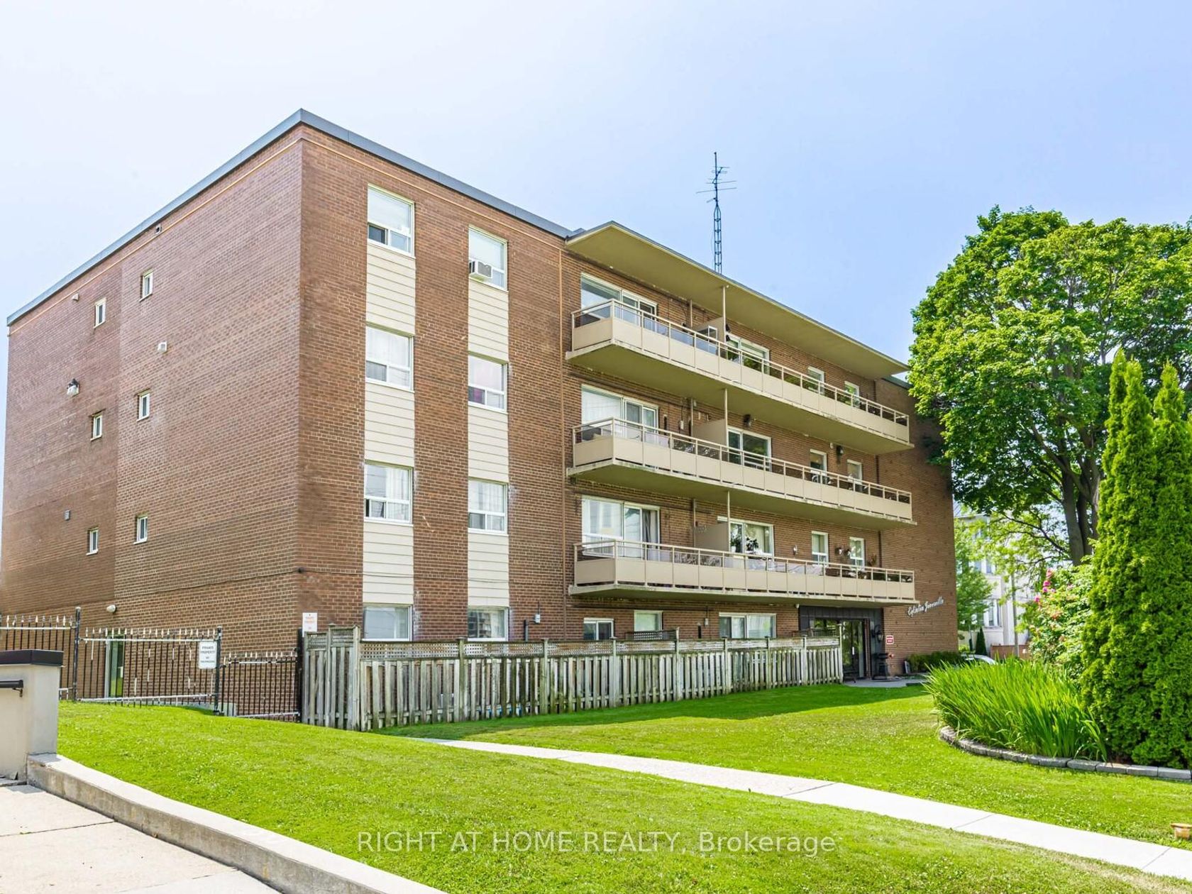 104 - 71 Jonesville Crescent, Victoria Village, Toronto 