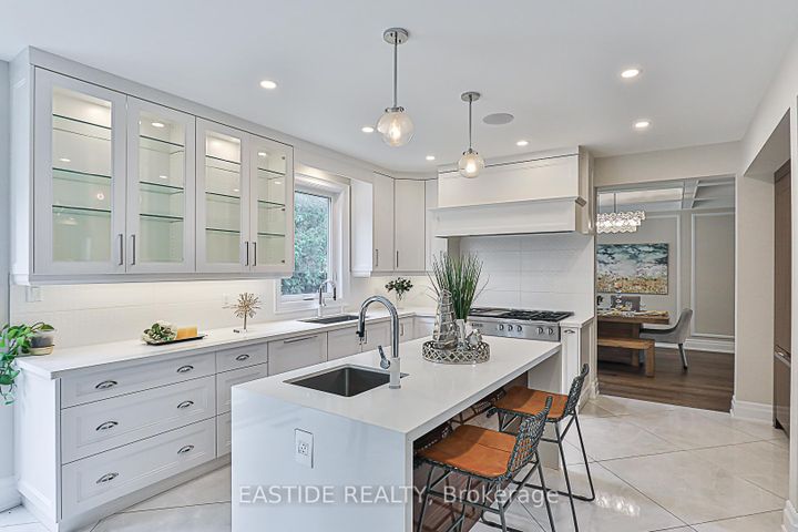 Photo 17 at 11 Gatcombe Circle, Mill Pond, Richmond Hill