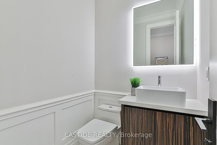 Photo 22 at 11 Gatcombe Circle, Mill Pond, Richmond Hill