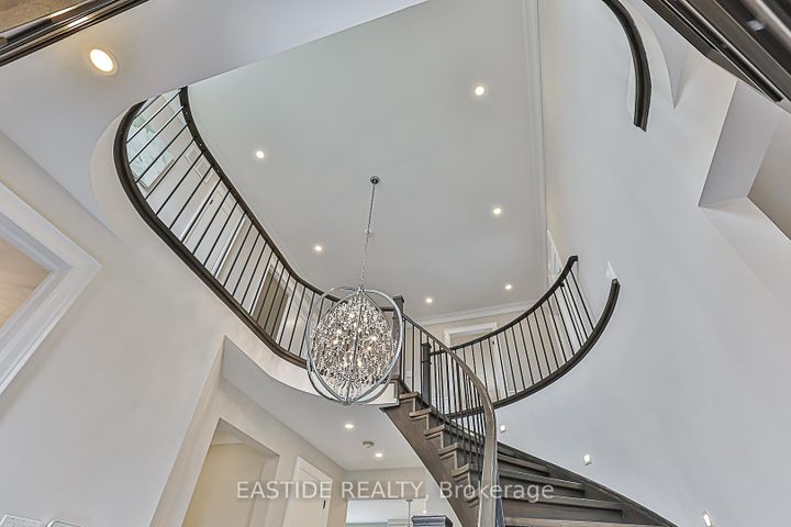 Photo 24 at 11 Gatcombe Circle, Mill Pond, Richmond Hill