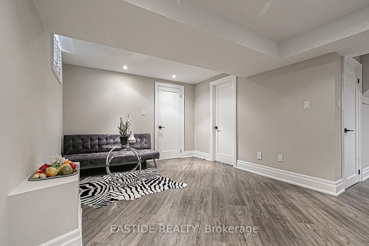 Photo 44 at 11 Gatcombe Circle, Mill Pond, Richmond Hill