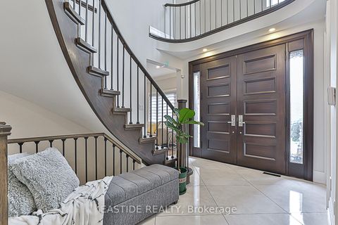 Photo 3 at 11 Gatcombe Circle, Mill Pond, Richmond Hill