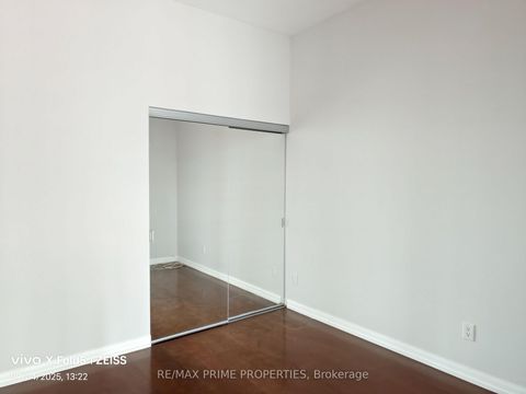 Photo 3 at 1823 - 111 Elizabeth Street, Bay Street Corridor, Toronto